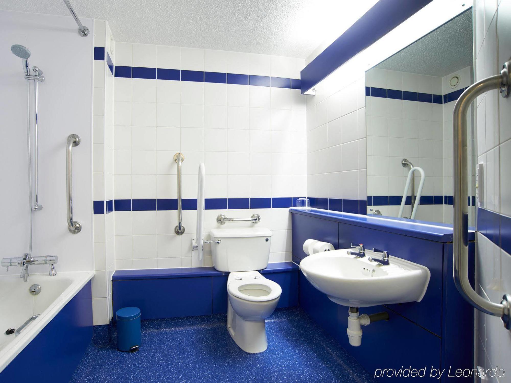 Travelodge Nottingham Central Екстер'єр фото